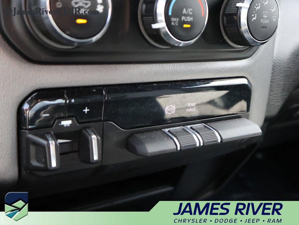 Used 2024 RAM 3500 Big Horn AWD/4WD image 35