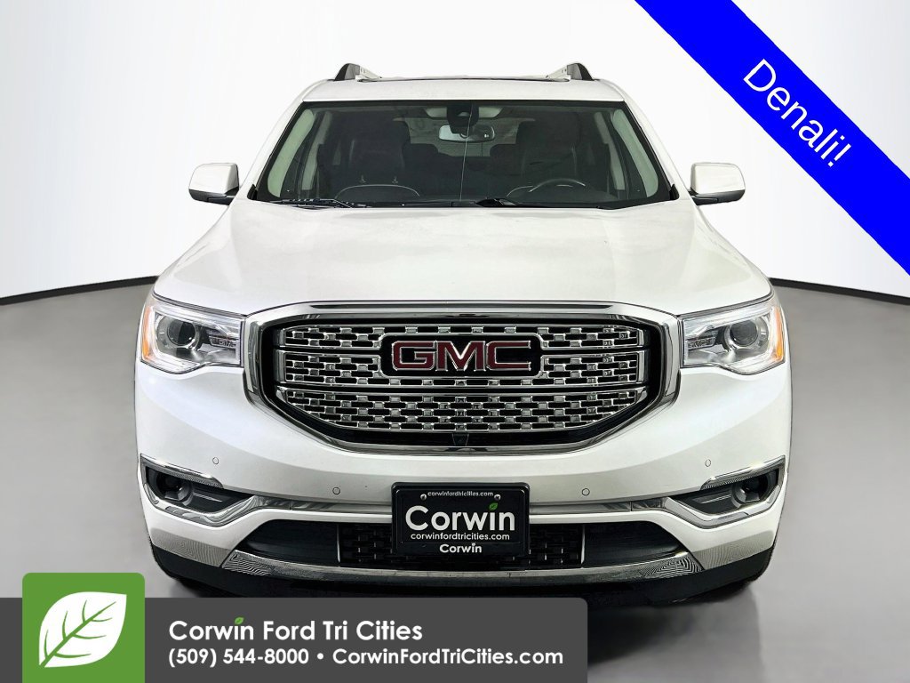 Used 2019 GMC Acadia Denali w/ Technology Package AWD/4WD image 3