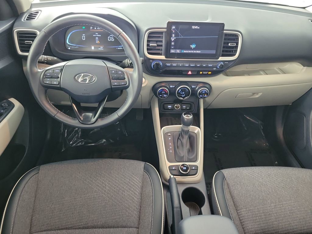 Used 2024 Hyundai Venue Limited FWD image 33