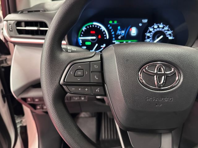 Used 2026 Toyota Sienna LE image 19