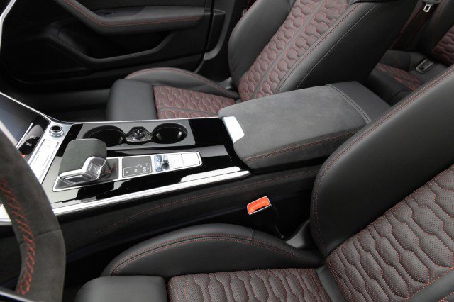 Used 2024 Audi RS 6 performance w/ Matte Carbon Package image 40