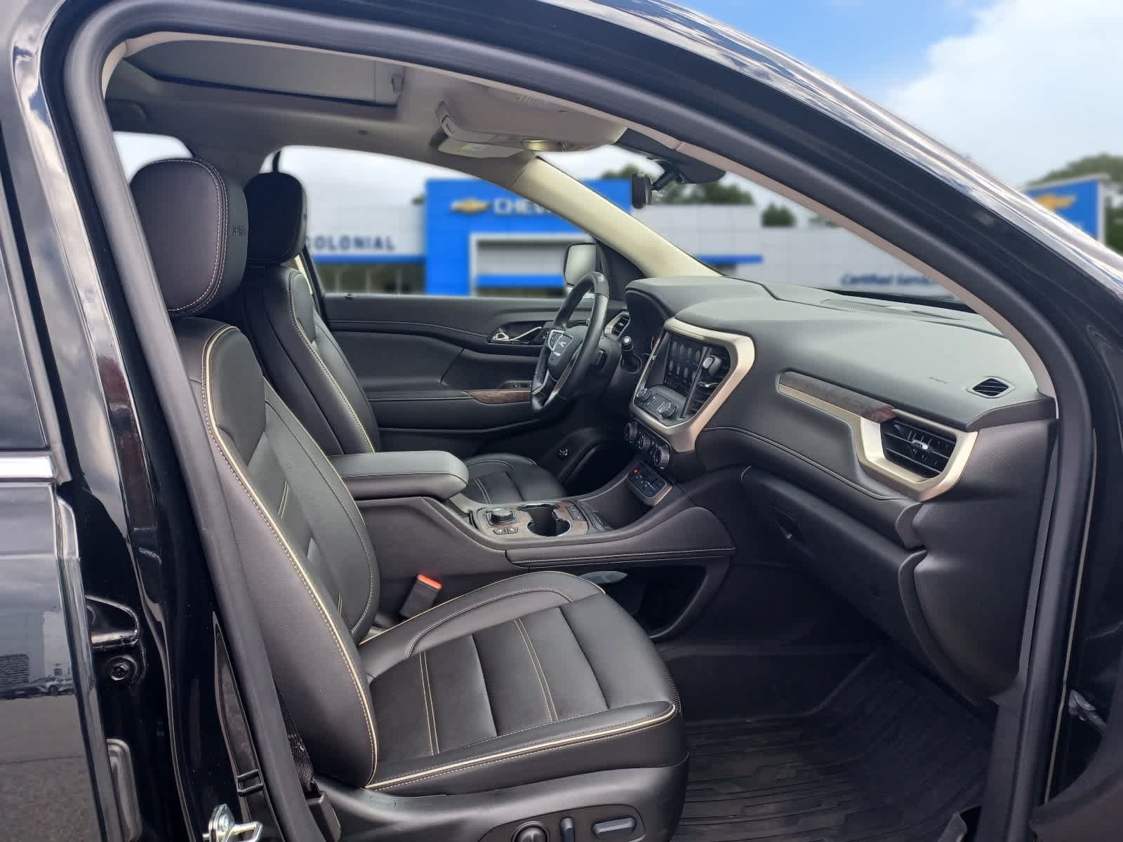 Used 2023 GMC Acadia Denali w/ Denali Technology Package AWD/4WD image 28