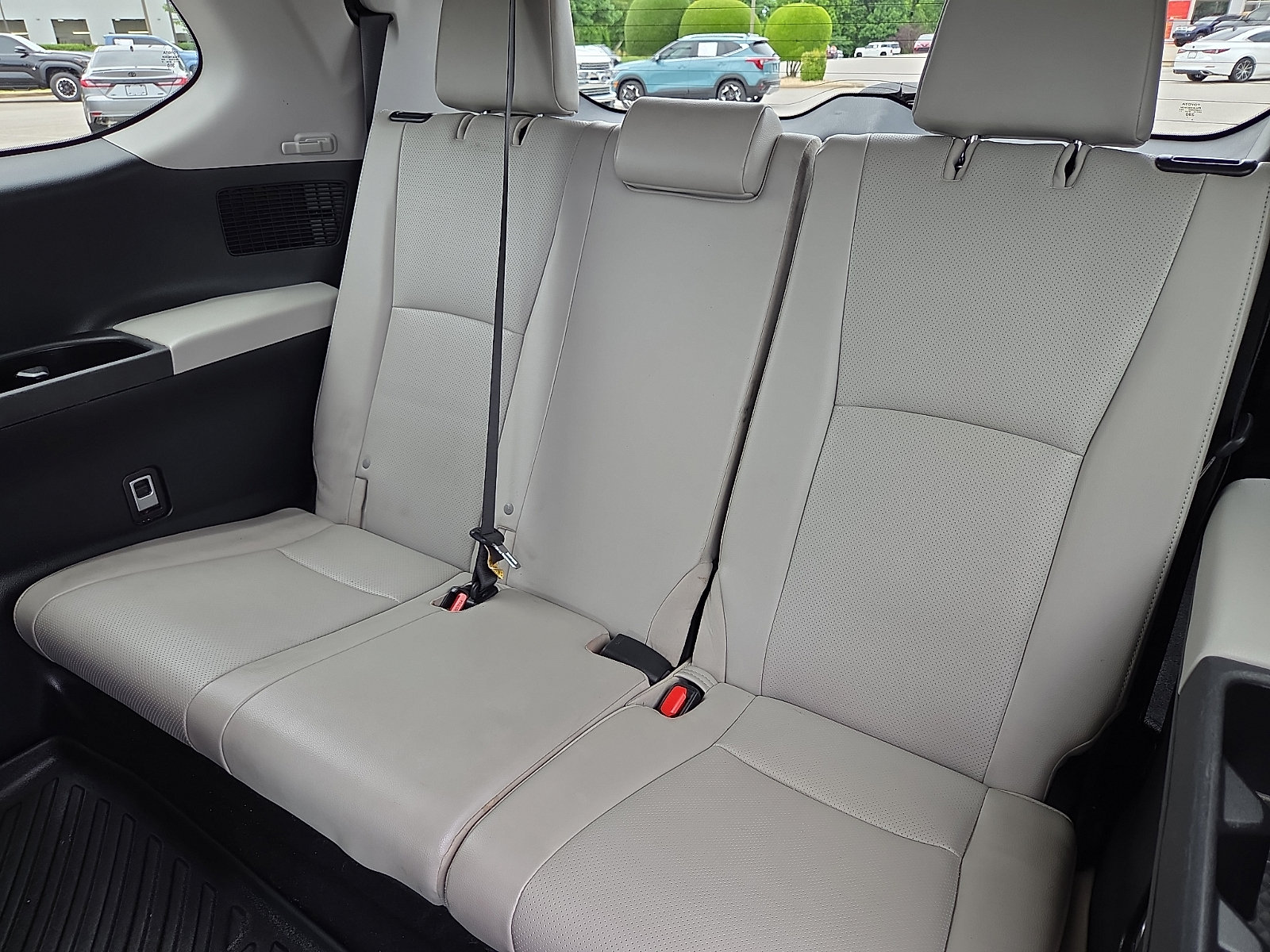 Used 2024 Toyota Grand Highlander AWD image 10
