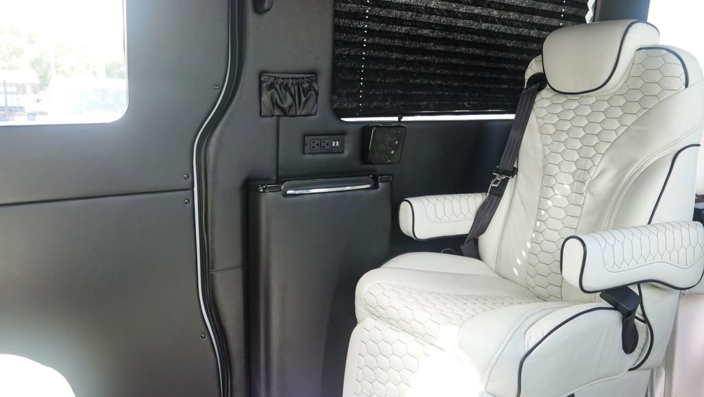 Used 2020 Mercedes-Benz Sprinter 3500 image 72