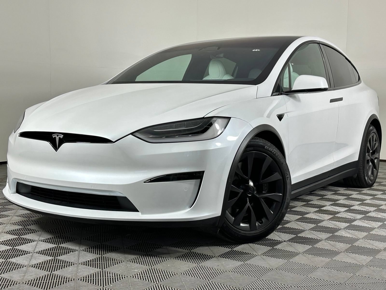 Used 2023 Tesla Model X AWD/4WD image 46
