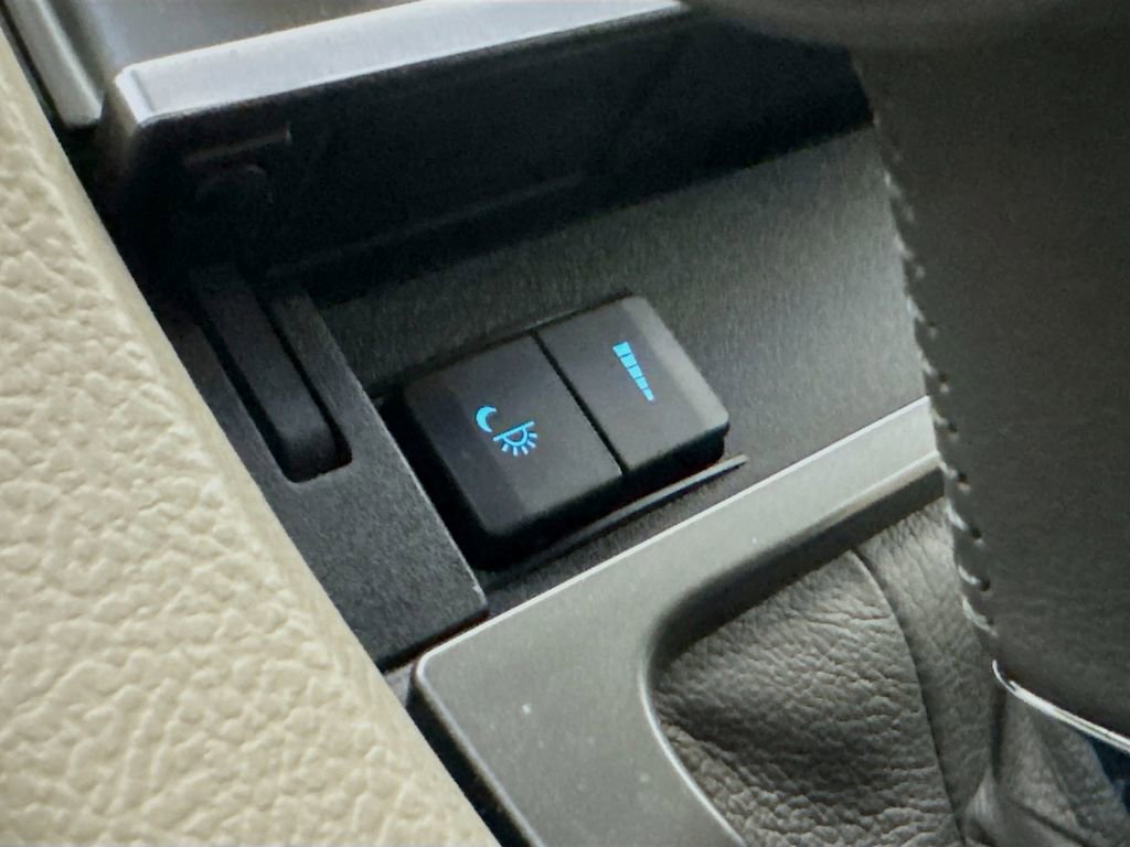 Used 2010 Ford Taurus Limited image 20