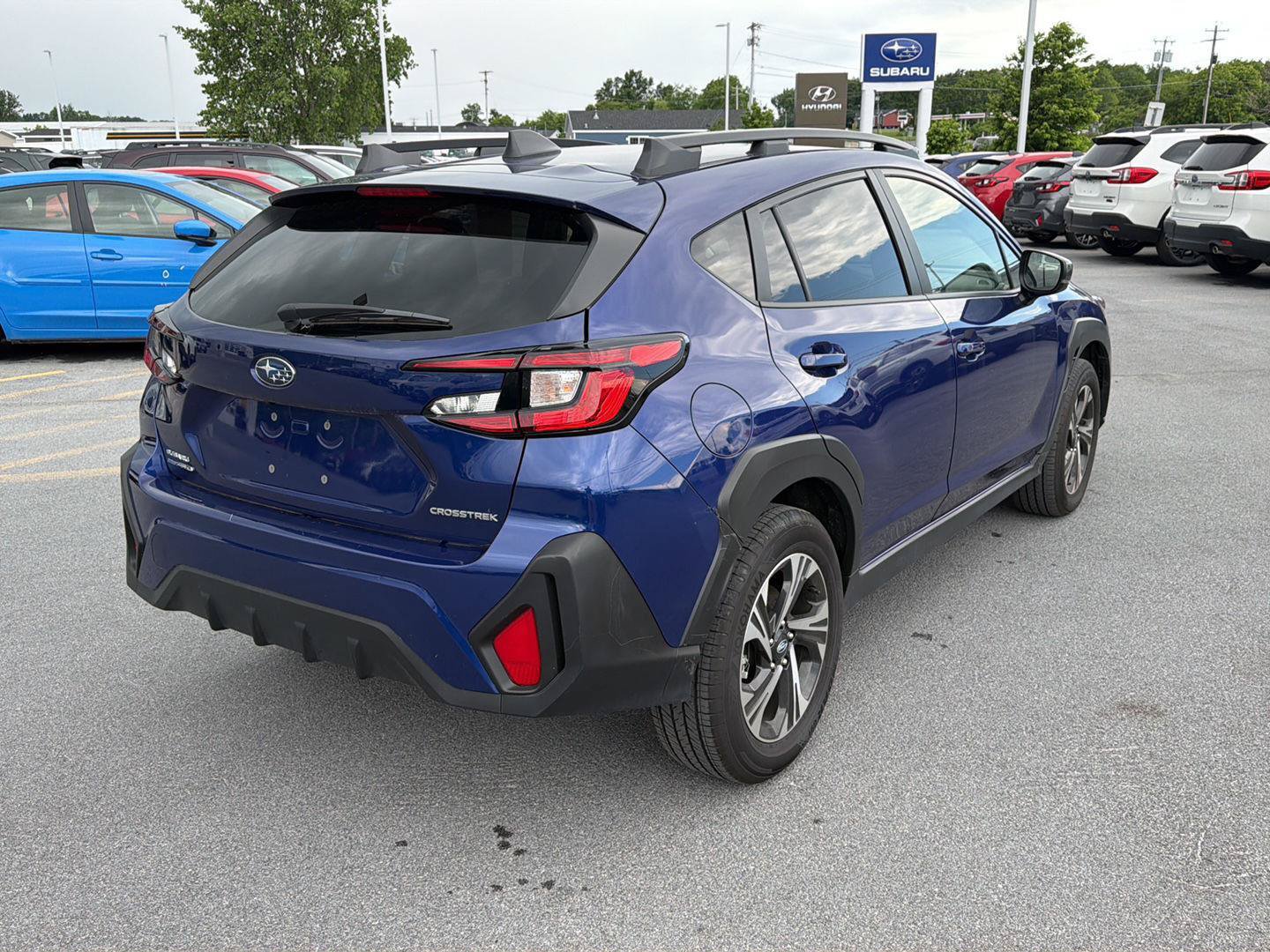 Used 2025 Subaru Crosstrek 2.5i Premium AWD/4WD image 3