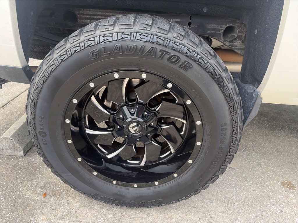 Used 2015 Chevrolet Silverado 1500 High Country w/ High Country Premium Package AWD/4WD image 5