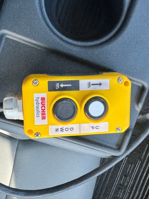 New 2025 Ford F550 4x4 SuperCab Super Duty image 26