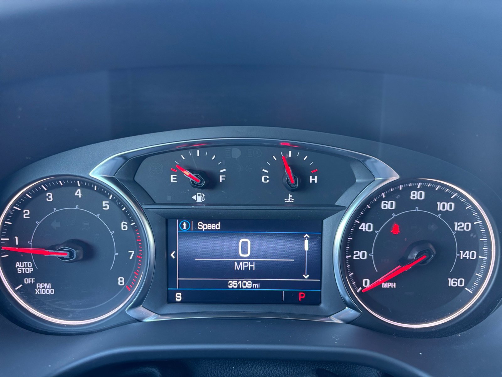 Used 2023 GMC Acadia SLE w/ Driver Convenience Package image 2