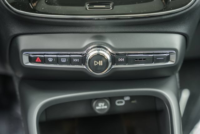 New 2026 Volvo XC40 B5 Plus w/ Climate Package AWD/4WD image 24