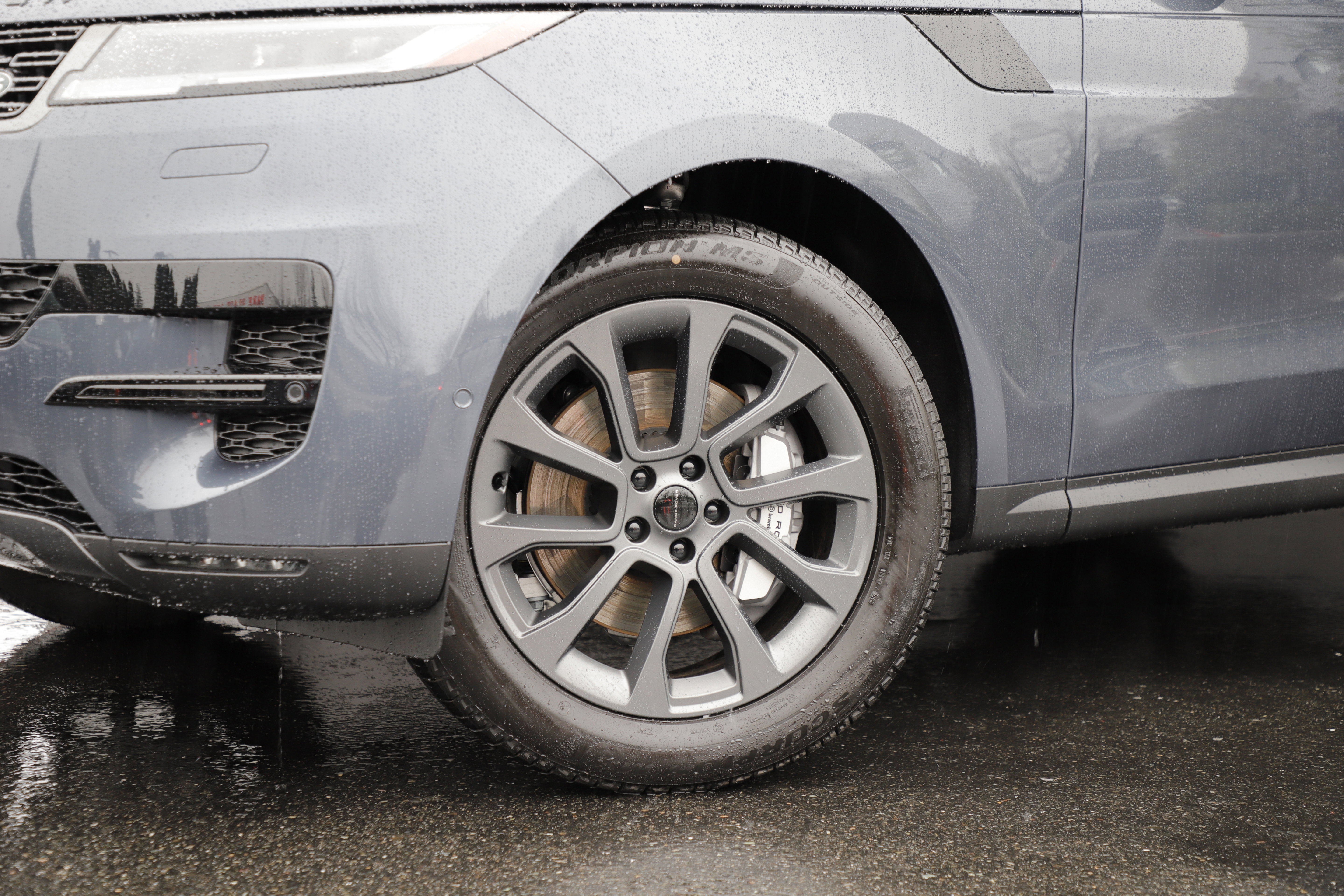 New 2026 Land Rover Range Rover Sport SE image 2