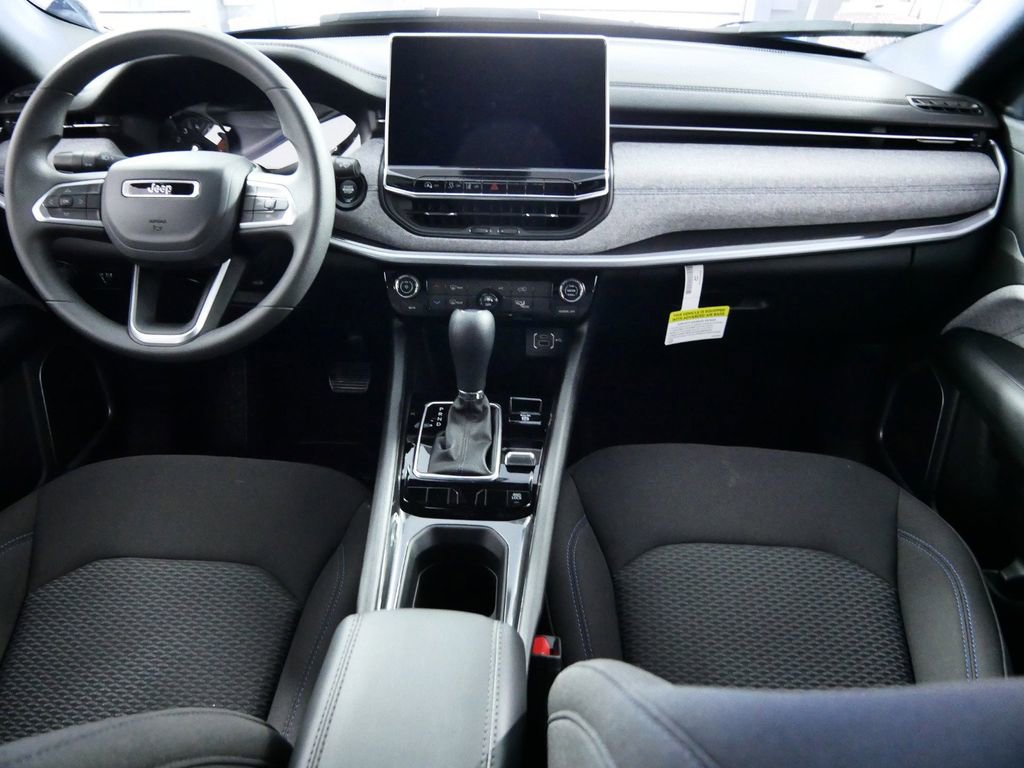 Used 2024 Jeep Compass Sport image 6