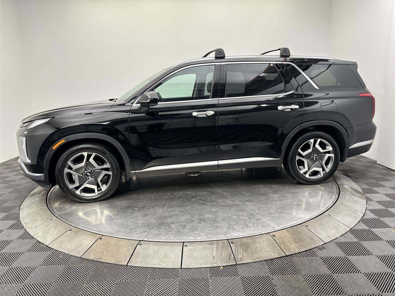 Used 2023 Hyundai Palisade SEL AWD/4WD image 16