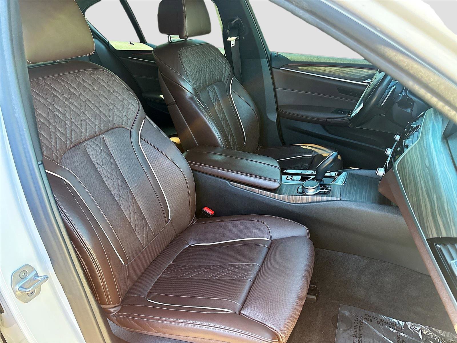 Used 2021 BMW 530i xDrive w/ Premium Package image 31