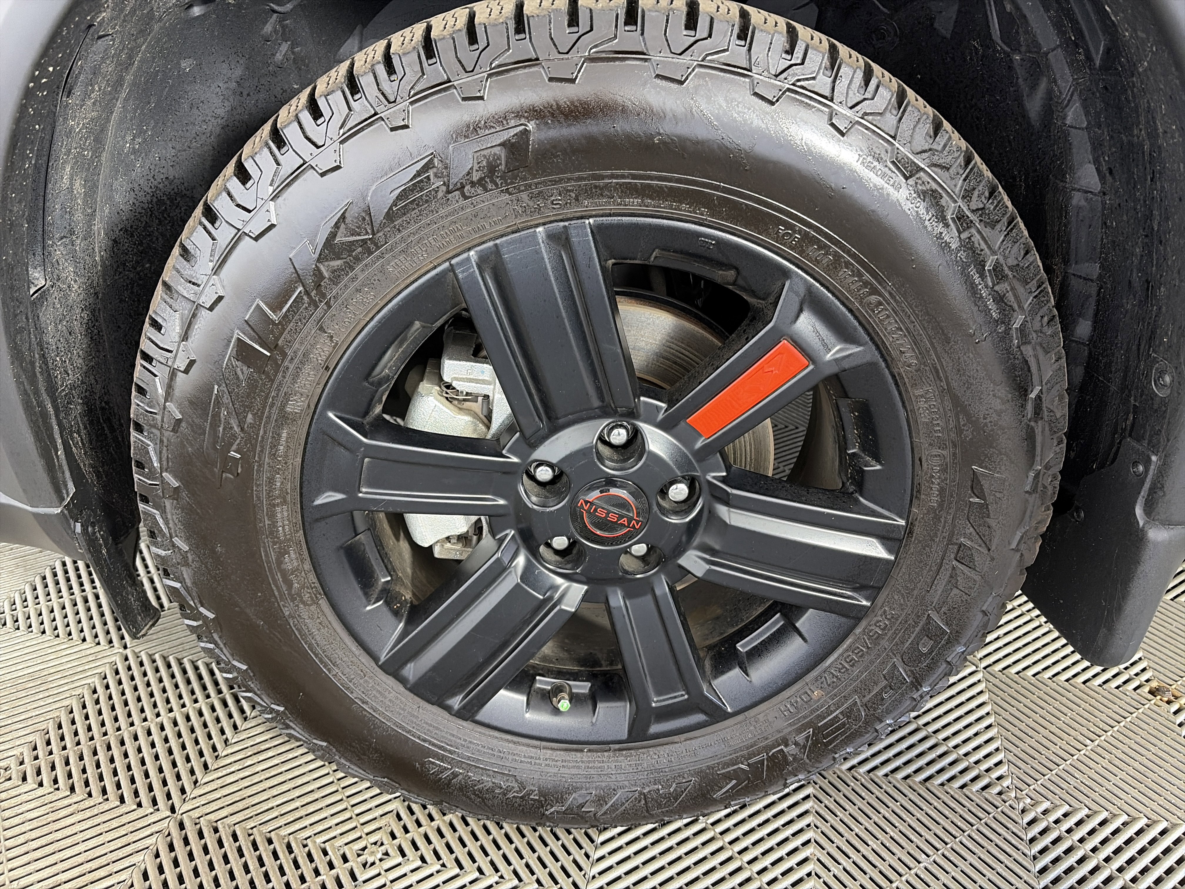 Used 2025 Nissan Rogue SV image 13