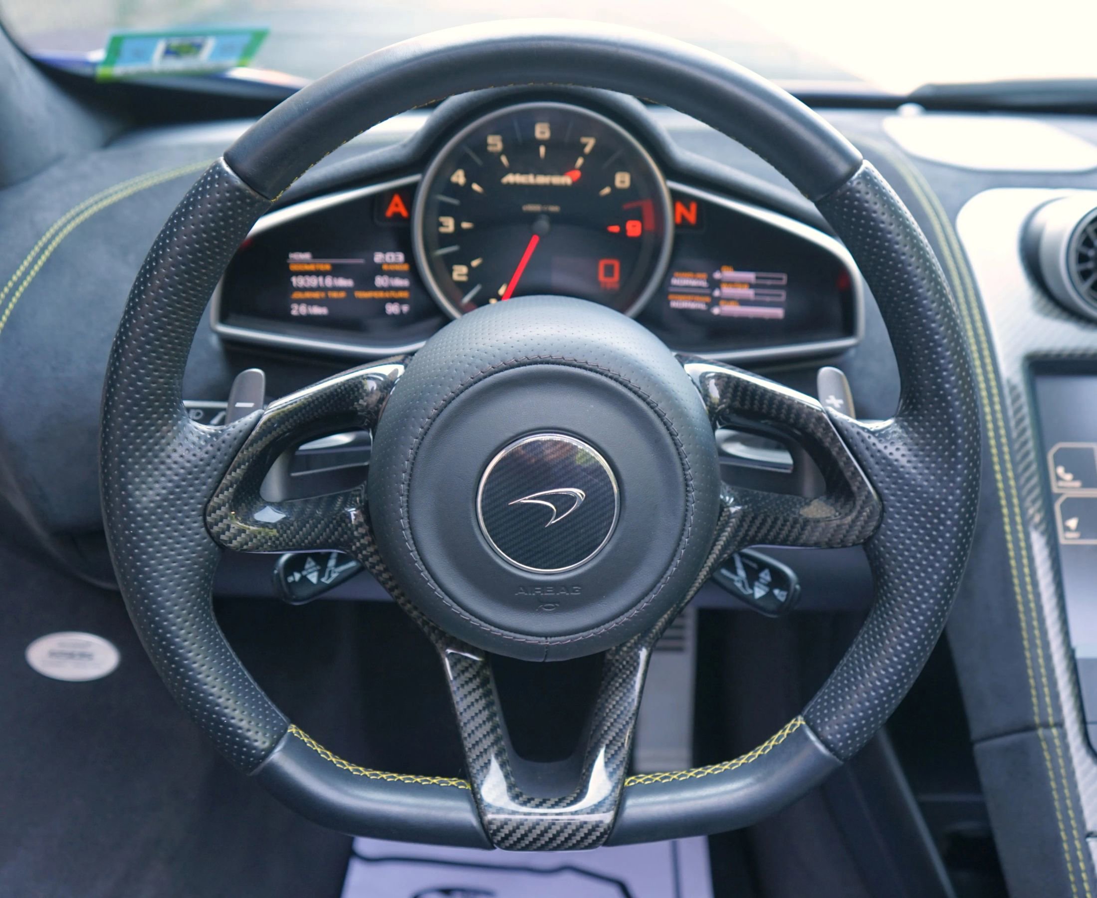 Used 2015 McLaren 650S Spider image 34