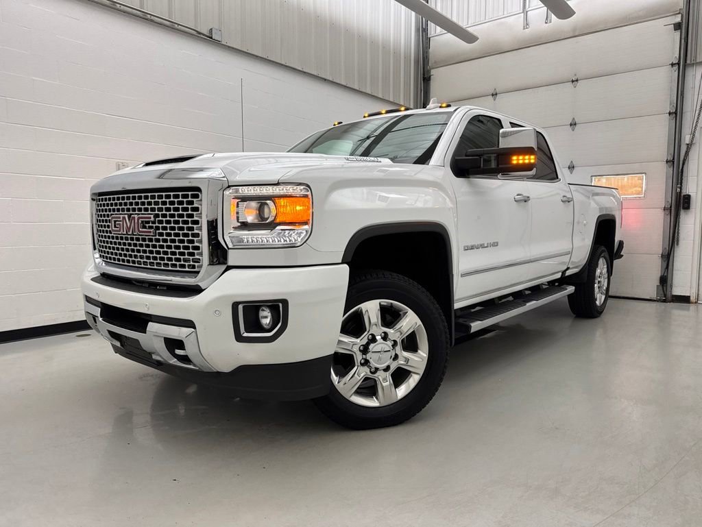 Used 2017 GMC Sierra 2500 Denali w/ Duramax Plus Package AWD/4WD image 3