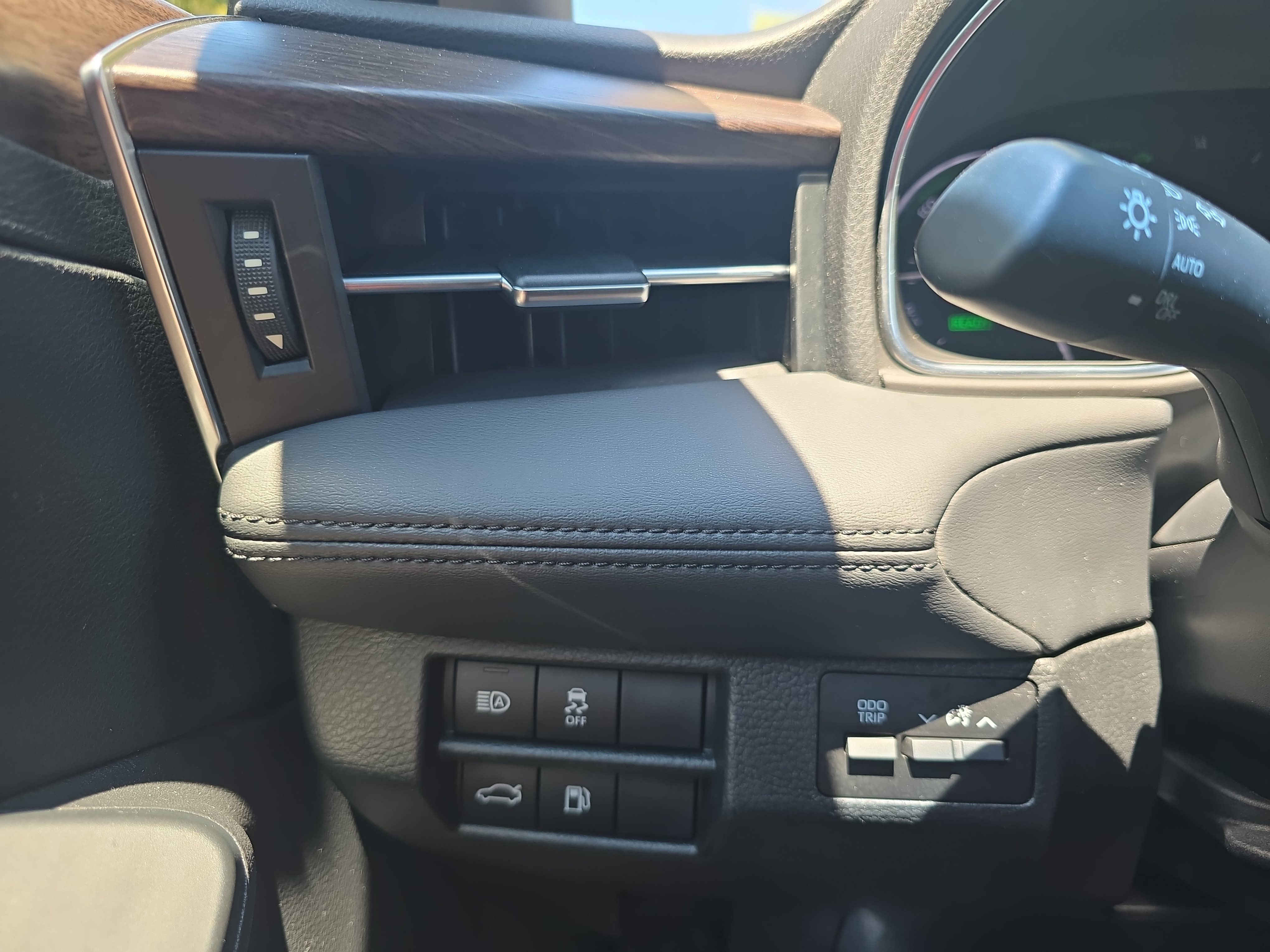 Used 2019 Toyota Avalon XLE w/ Moonroof Package FWD image 26