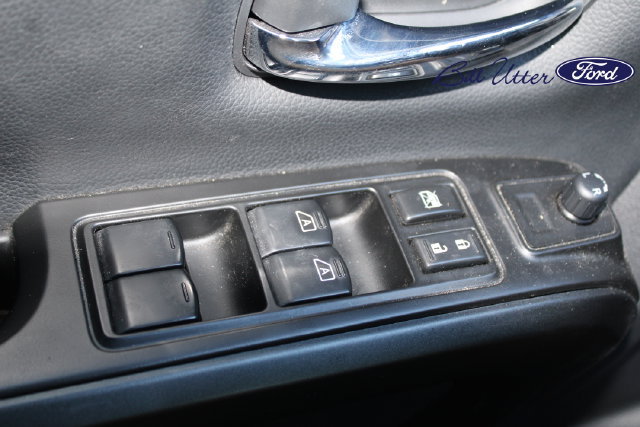 Used 2023 Nissan Titan PRO-4X w/ Pro-4x Convenience Package AWD/4WD image 23