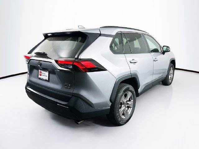 Used 2023 Toyota RAV4 XLE AWD/4WD image 7