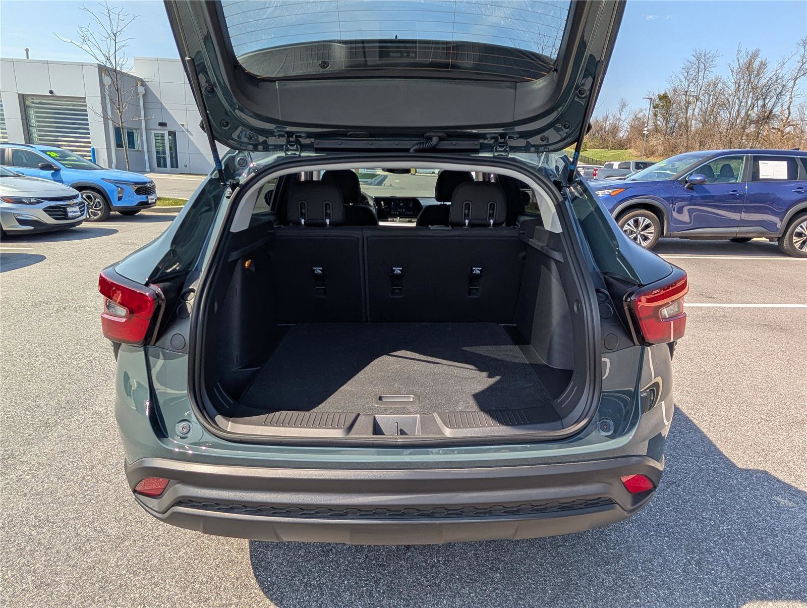 Used 2025 Chevrolet Trax LS image 12