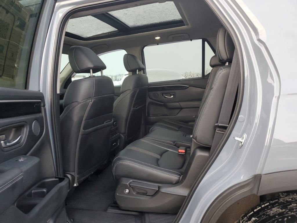 Used 2023 Honda Pilot Touring image 35