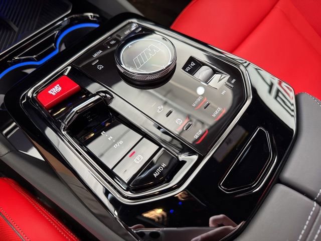 Used 2025 BMW M5 w/ Carbon Package image 26