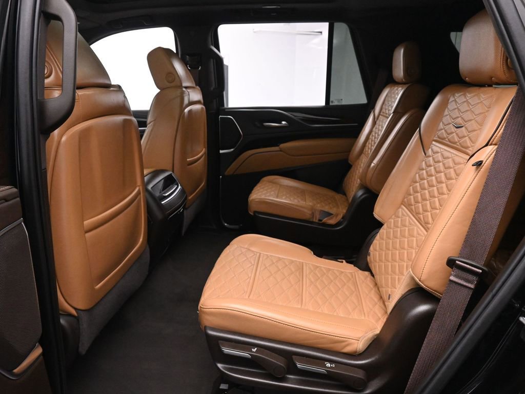 Used 2022 Cadillac Escalade Premium Luxury image 15