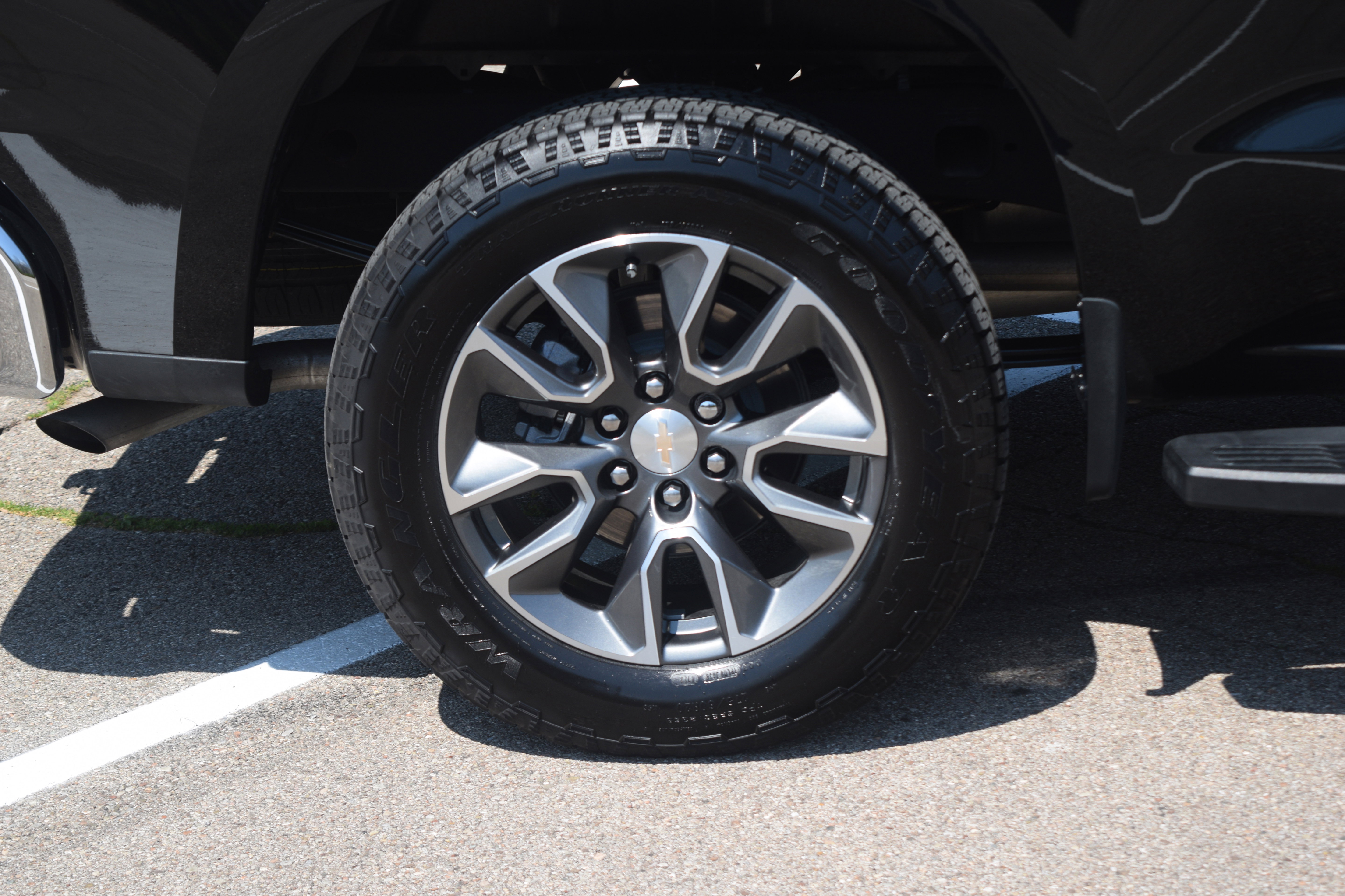 Used 2024 Chevrolet Silverado 1500 LT AWD/4WD image 29