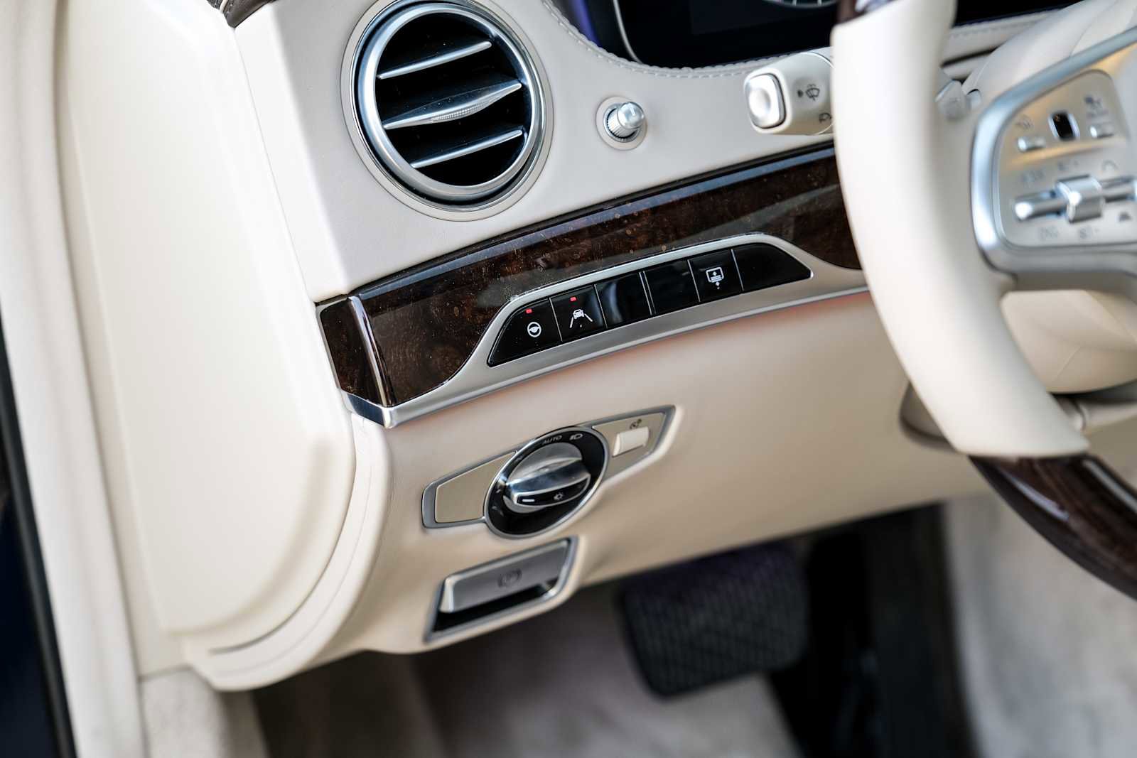 Used 2018 Mercedes-Benz S 560 S 560 image 33