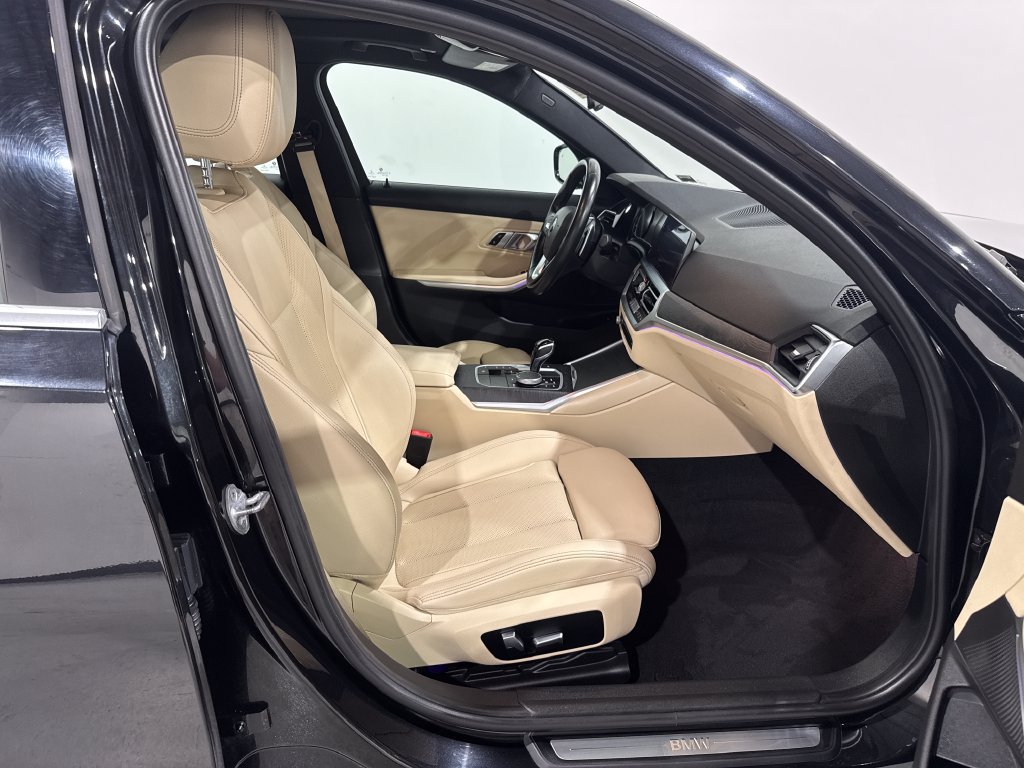 Used 2022 BMW 330i xDrive Sedan AWD/4WD image 21