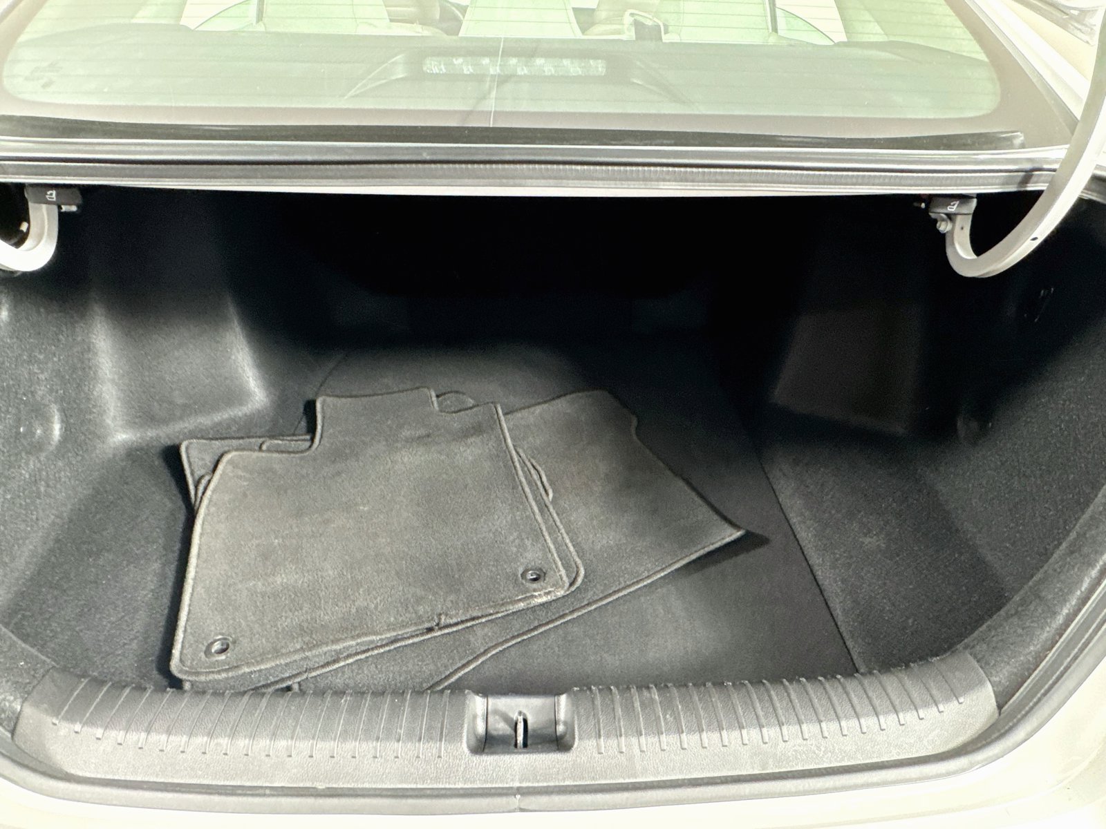 Used 2023 Honda Accord EX image 19