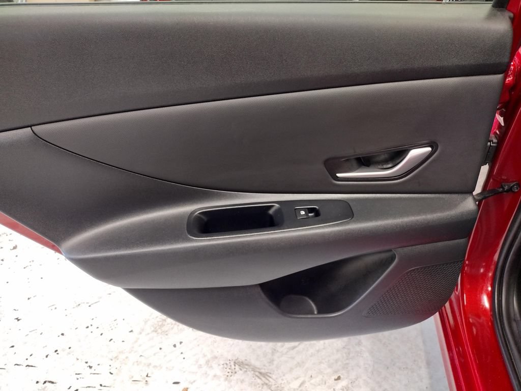 Certified 2024 Hyundai Elantra Limited FWD image 25