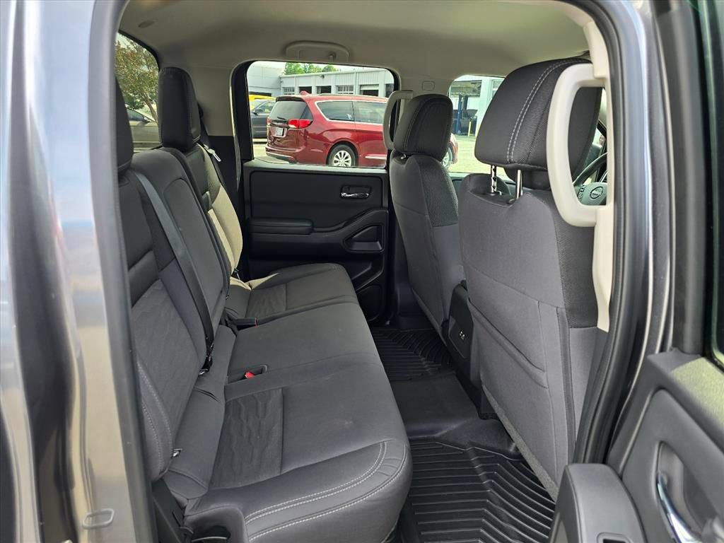 Used 2023 Nissan Frontier SV w/ Technology Package AWD/4WD image 13