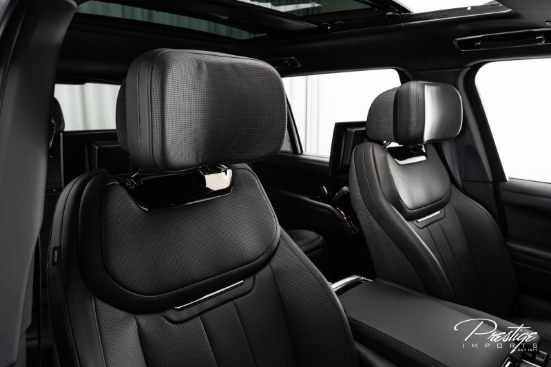 Used 2024 Land Rover Range Rover SV image 45