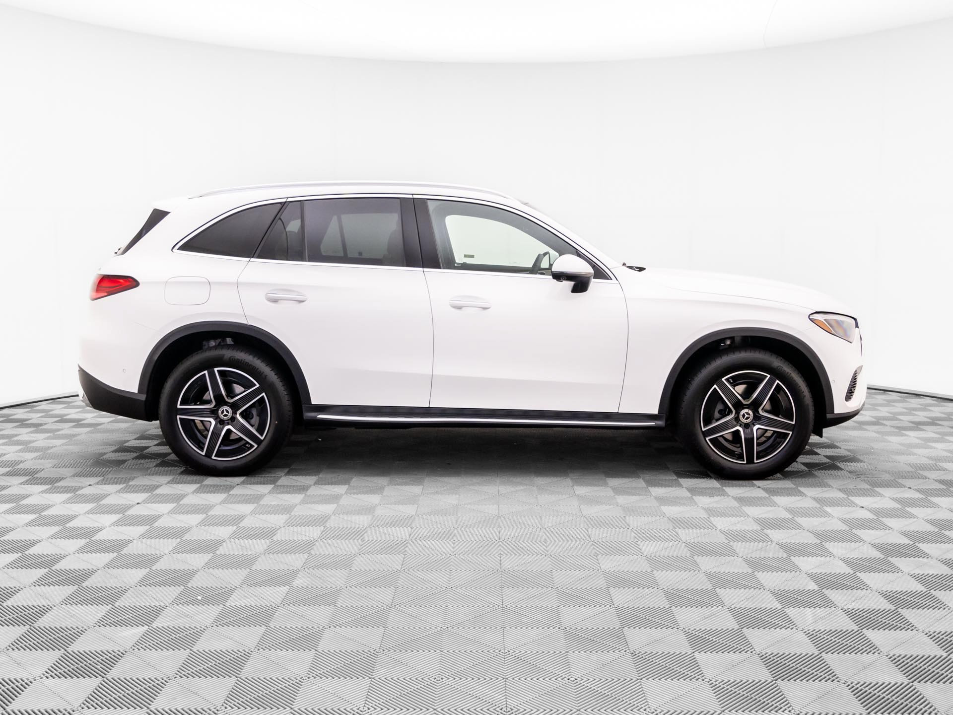 New 2027 Mercedes-Benz GLC 300 4MATIC image 6
