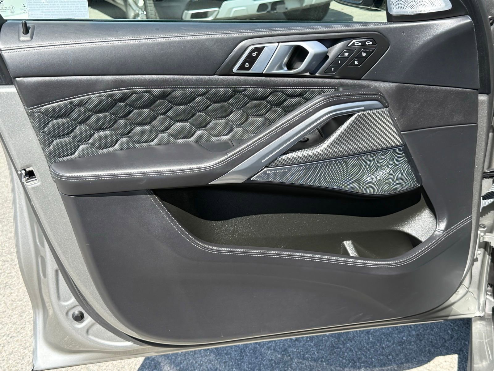 Used 2020 BMW X6 M Competition w/ Executive Package image 19