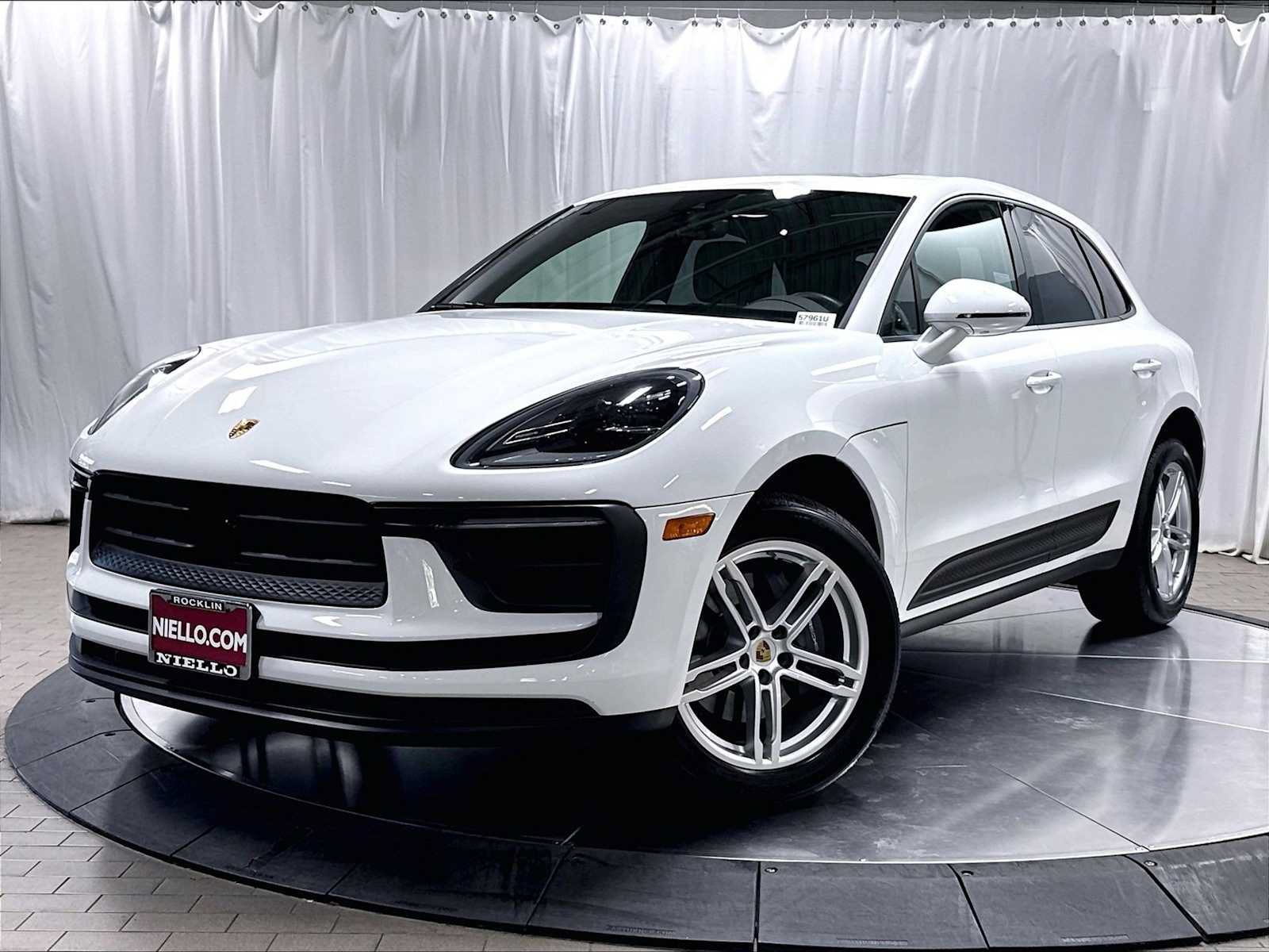 Used 2024 Porsche Macan w/ Premium Plus Package AWD/4WD video 1