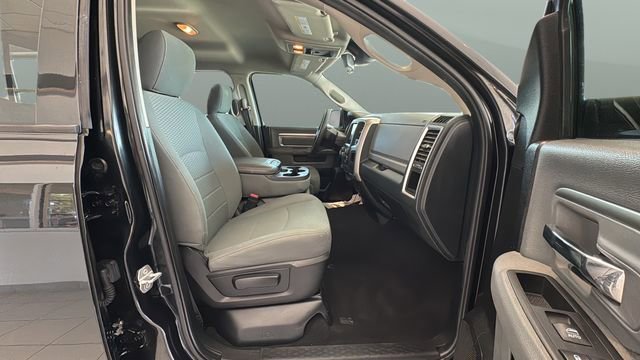 Used 2016 RAM 1500 Classic SLT AWD/4WD image 18