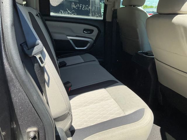 Used 2024 Nissan Titan SV w/ SV Convenience Package image 9