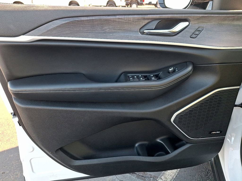 Used 2024 Jeep Grand Cherokee Limited 4xe image 12