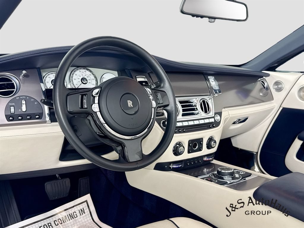 Used 2017 Rolls-Royce Dawn RWD image 9