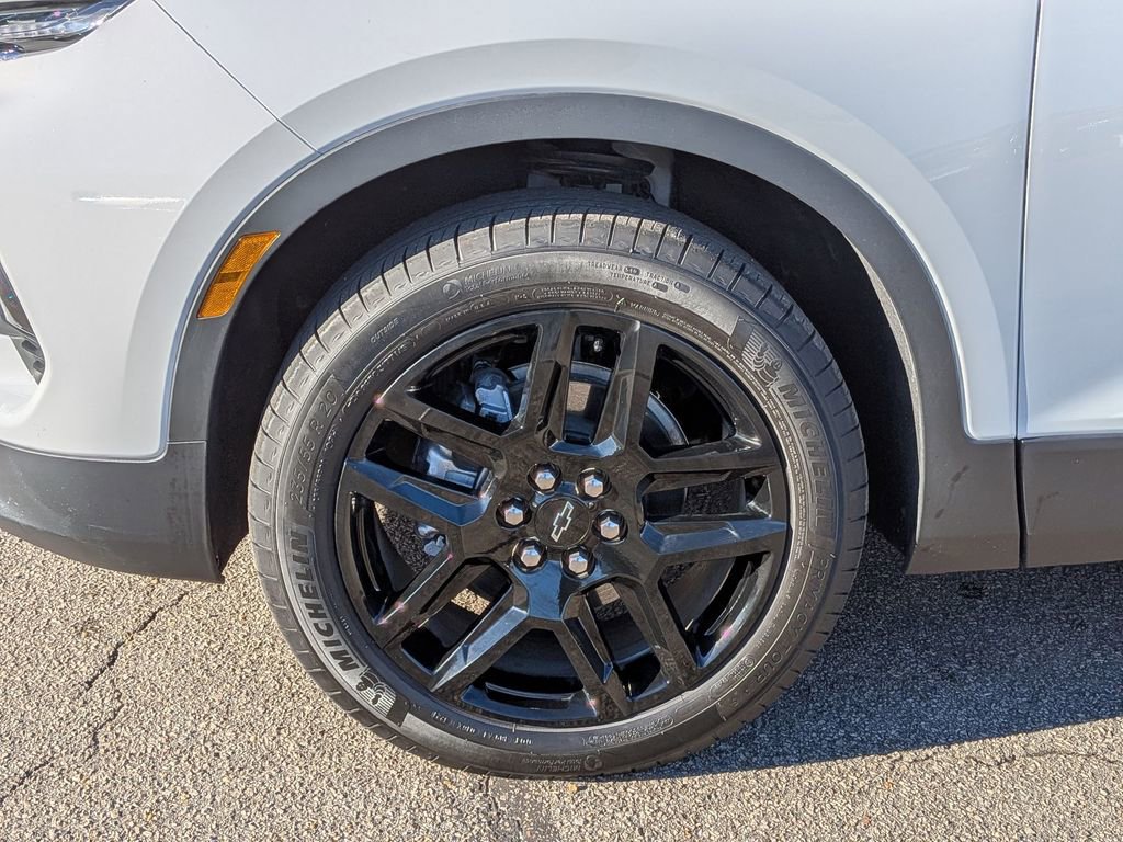 Used 2025 Chevrolet Blazer LT w/ Sound & Technology Package image 9