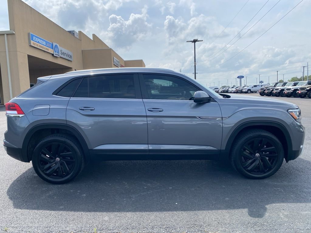 Used 2023 Volkswagen Atlas Cross Sport SE w/ Panoramic Sunroof Package image 9