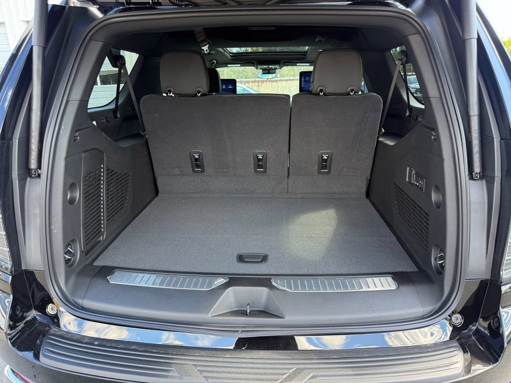 New 2026 Chevrolet Suburban Premier AWD/4WD image 30