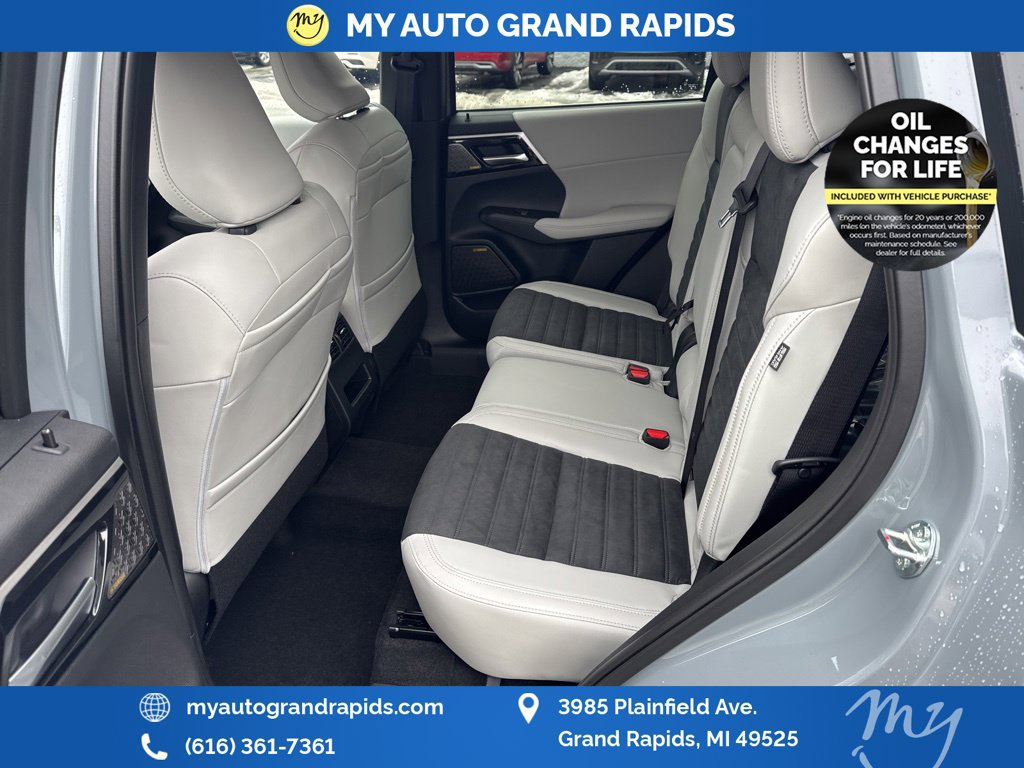 Used 2026 Mitsubishi Outlander SE AWD/4WD image 11
