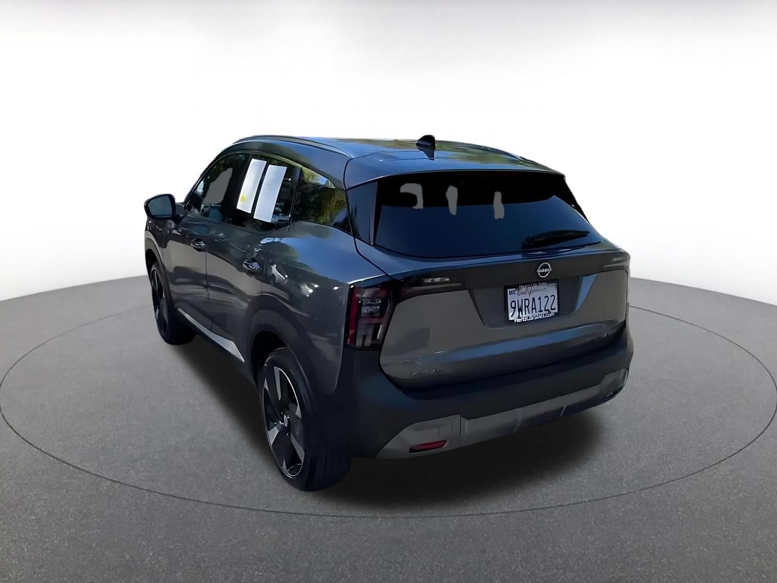 Used 2026 Nissan Kicks SR AWD/4WD image 11