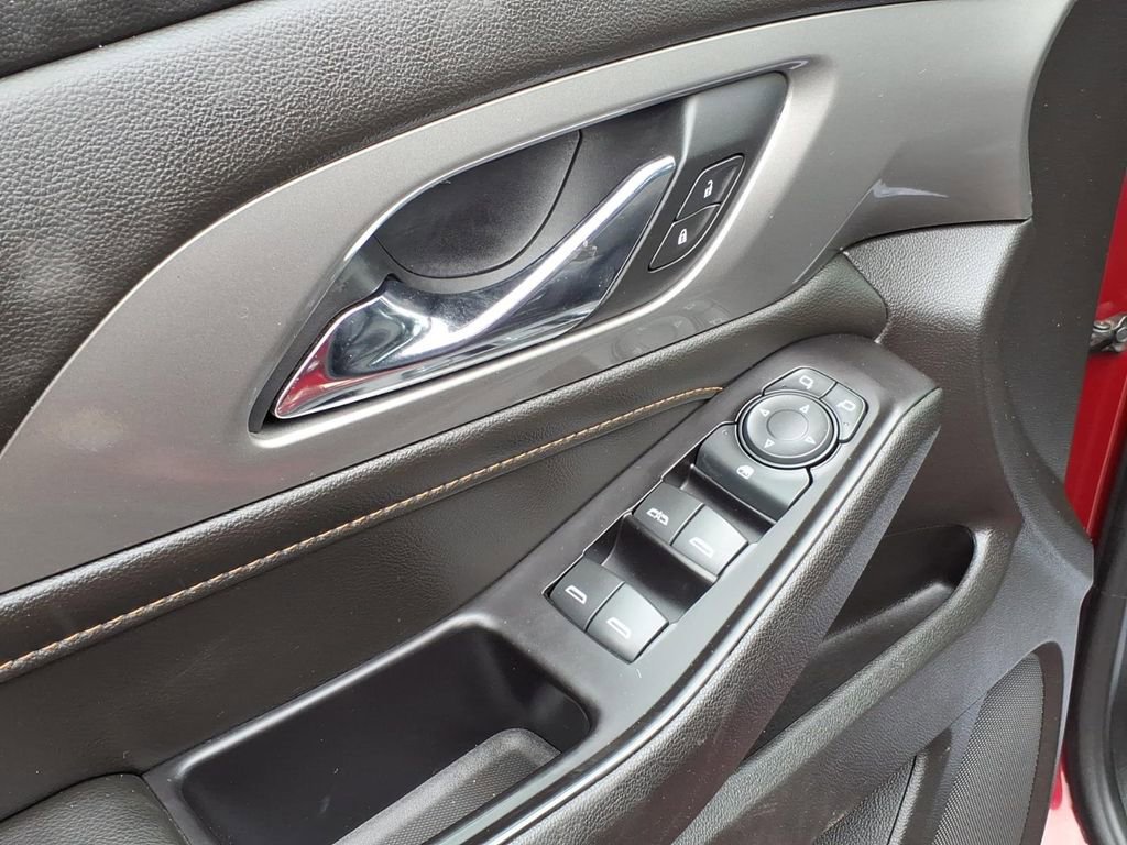 Used 2019 Chevrolet Traverse LT image 11