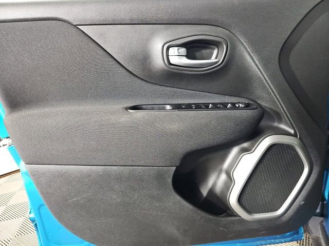 Used 2021 Jeep Renegade Latitude image 14